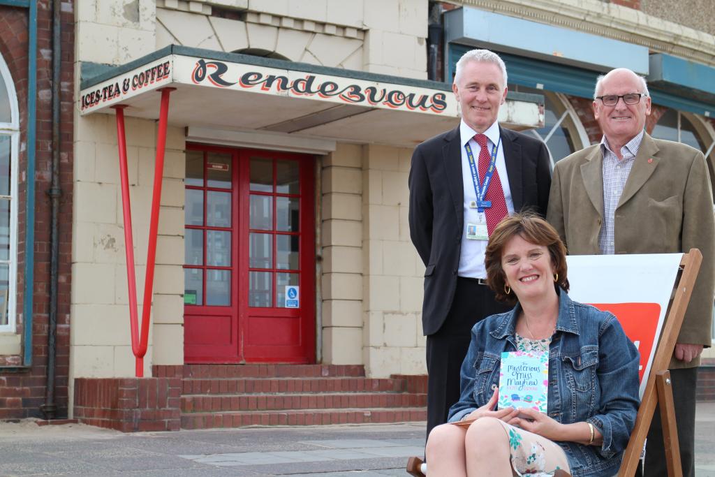 PHOTO: Steve Bishop, Senior Manager for Cultural Services, left with Cllr Eddie Darke and Summer Read author Hazel Osmond.