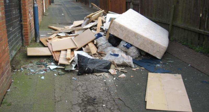 White van man fined in relation to fly-tipping offences Rubbish found in the lane between Elsdon Terrace and Beadnell Avenue, North Shields.